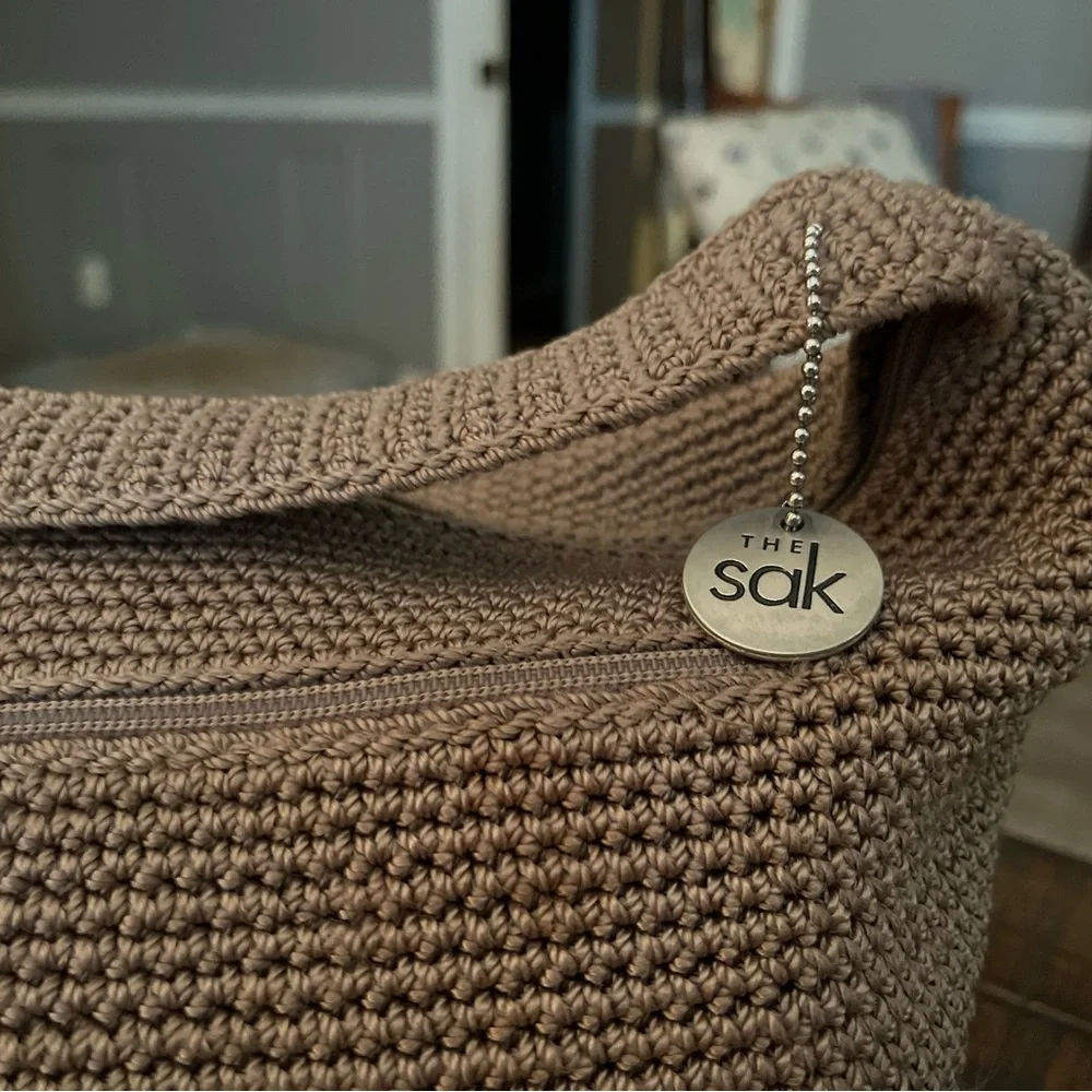 The Sak Crochet Knit Shoulder Bag Brown Boho Hobo Zip Closure